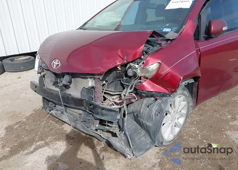 2014 Toyota Sienna Limited V6 7 Passenger z USA, uszkodzony, nr VIN 5TDYK3DC8ES418474